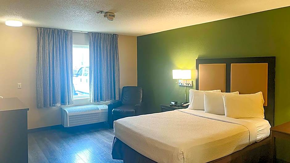 Studio 6 Chantilly VA Washington Dulles Airport