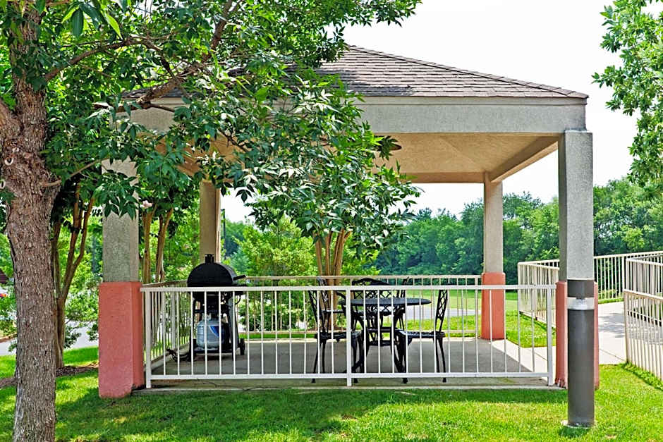 Sonesta Simply Suites Nashville Brentwood