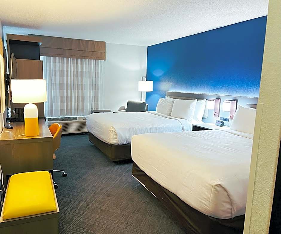 Comfort Inn & Suites Sheboygan I-43