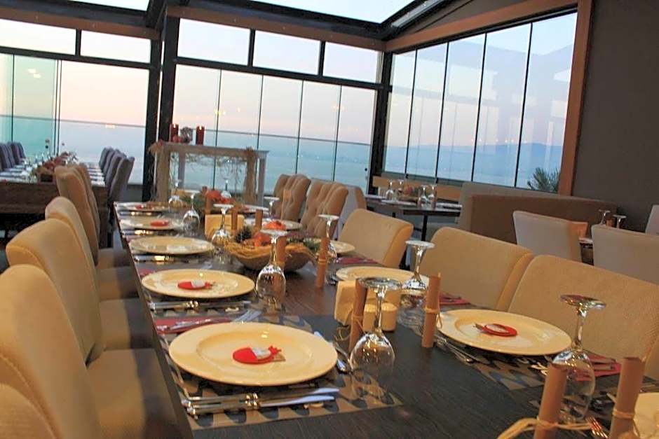 Pasaport Pier Hotel