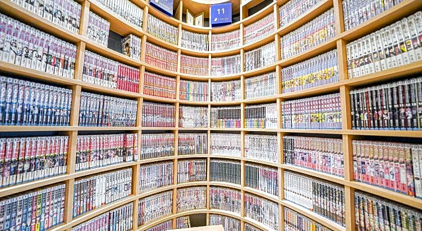 Quintessa Hotel Tokyo Haneda Comic and Books