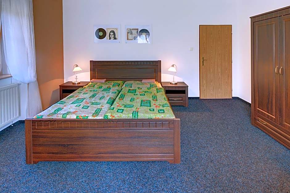 Penzion a restaurace U Vladaře