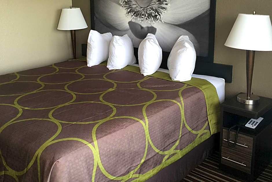 Super 8 by Wyndham Florence