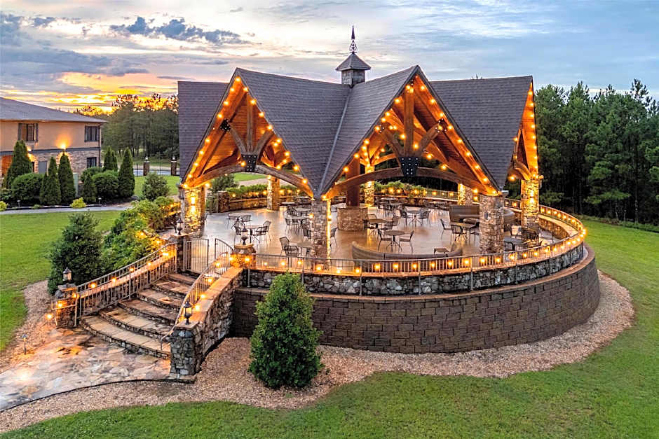 Aiden by Best Western Warm Springs Hotel and Event Center