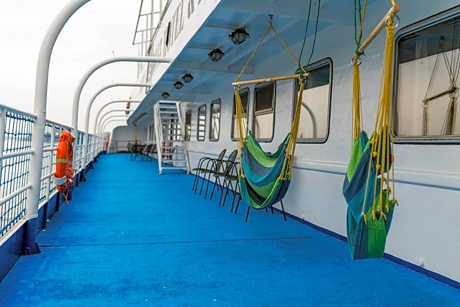 Fortuna Boat Hotel