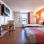 Motel 6-Newnan, GA