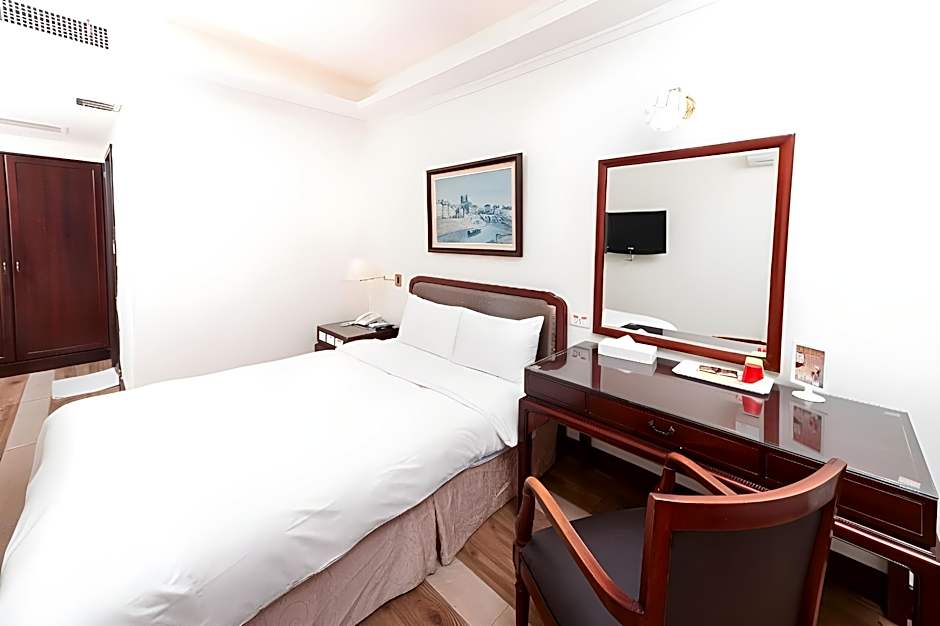 Peach Hotel