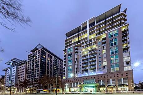 Oaks Adelaide Embassy Suites