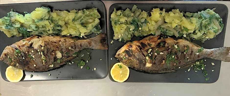 Apartments and pansion M&R