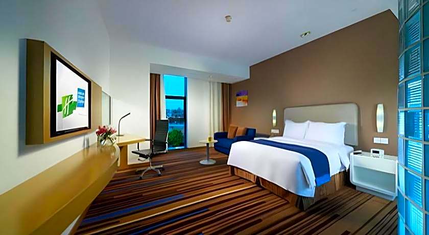 Holiday Inn Express Nantong Downtown By IHG