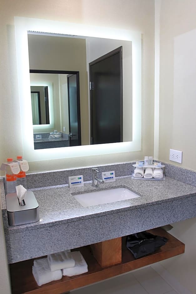 Holiday Inn Express & Suites Mexicali By IHG