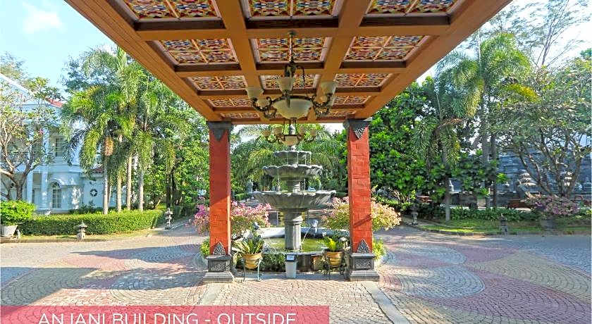 Ramada Suites By Wyndham Solo