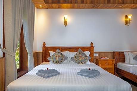 Family Villa Garden Room