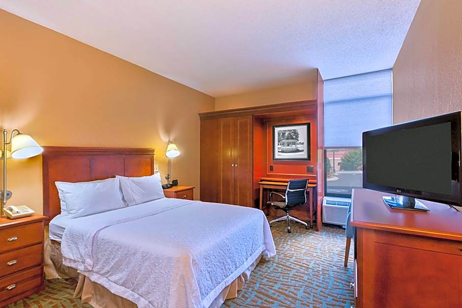 Hampton Inn By Hilton Hendersonville