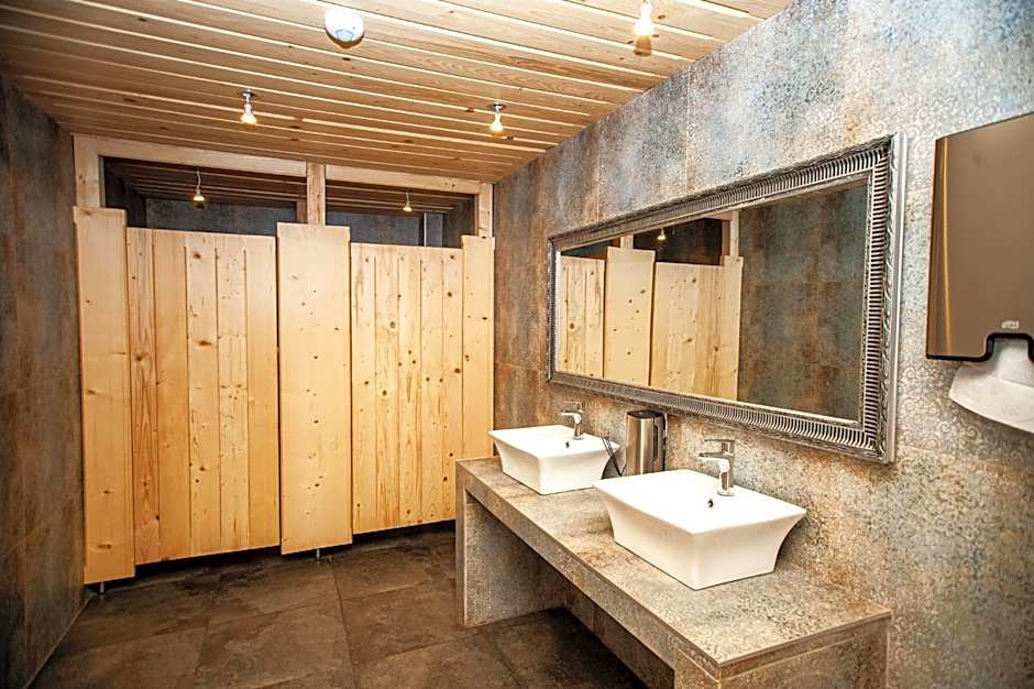 Hostinec pod úbočou