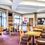 La Quinta Inn & Suites by Wyndham Atlanta Ballpark/Galleria