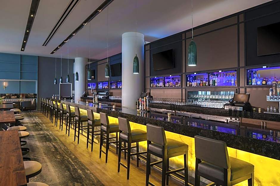 Renaissance by Marriott Schaumburg Convention Center Hotel