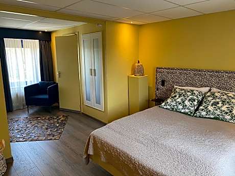 Deluxe Double Room with Bath