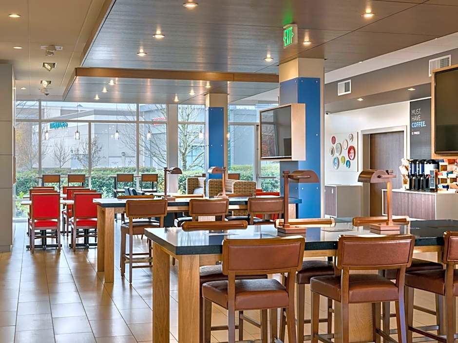 Holiday Inn Express & Suites Salem North-Keizer By IHG