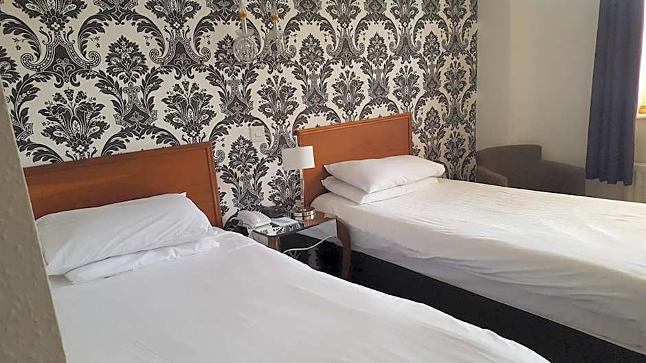 Barons Court Hotel Walsall