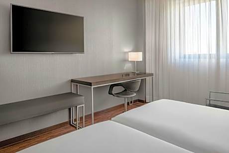 Standard Twin Room, Guest room