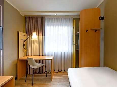Standard Room With 1 Single Bed