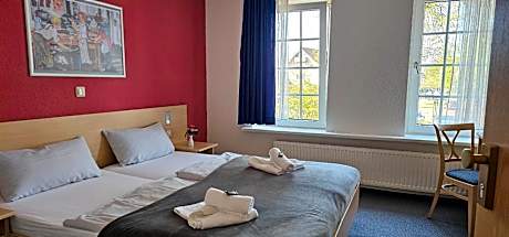 Double or Twin Room with Private External Bathroom