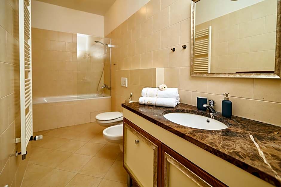 Three Golden Crowns Apartments