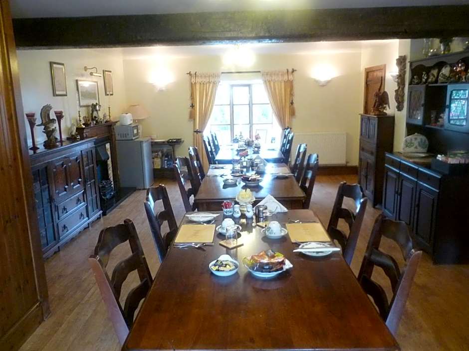 Oakenholt Farm Bed and Breakfast