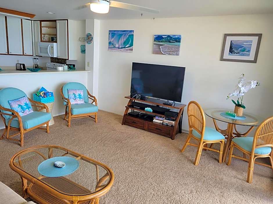 Stunning Oceanfront Condo - The Seashore Hideaway, Wailua Bay View, Unit 208, Kapaa