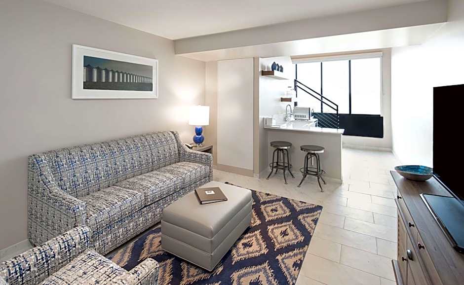 Hotel Renovo Des Moines Urbandale,Tapestry Collection Hilton