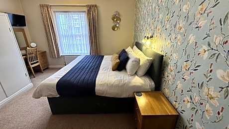 Double or Twin Room with Private Bathroom