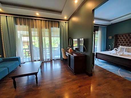 King Suite Pool View with Balcony