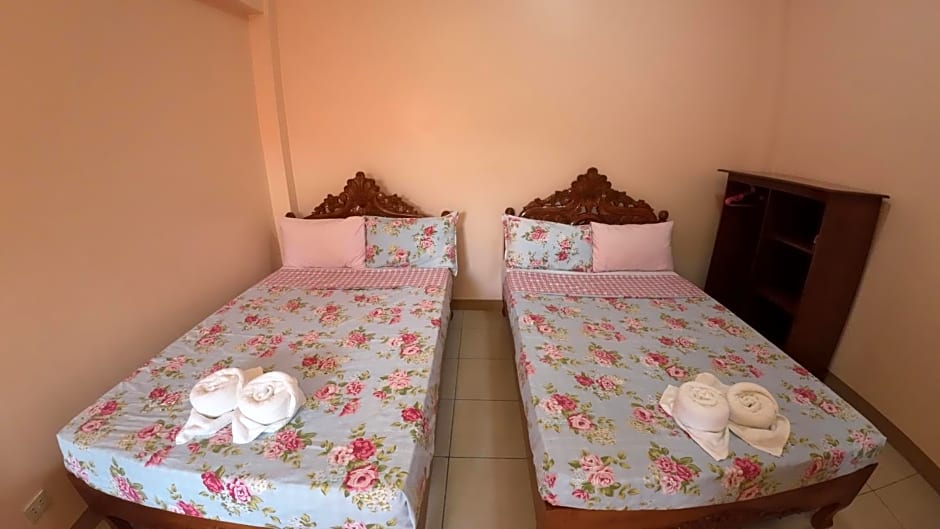 Queenslander Hotel and Restaurant