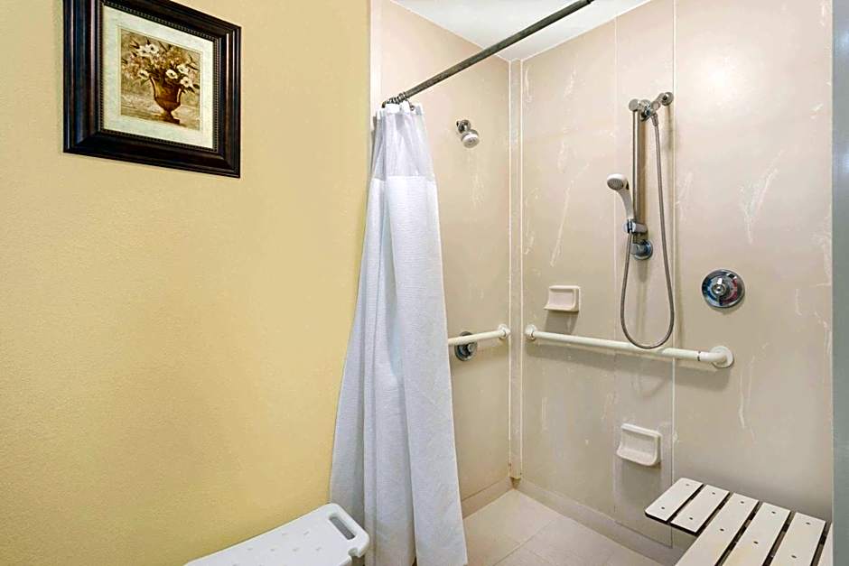 Baymont by Wyndham Savannah Midtown
