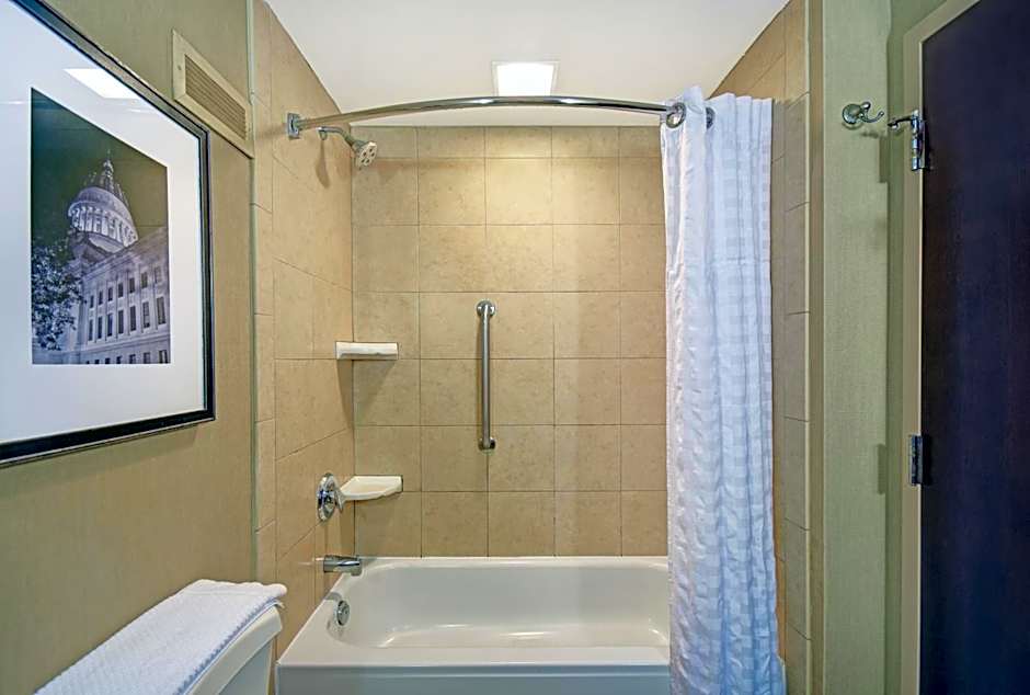 Embassy Suites By Hilton Charleston