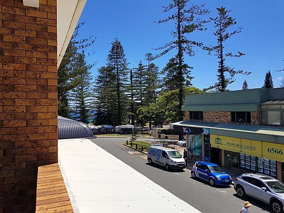 Seabreeze Beach Hotel