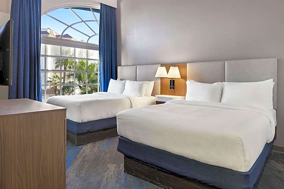 City Express by Marriott Spring