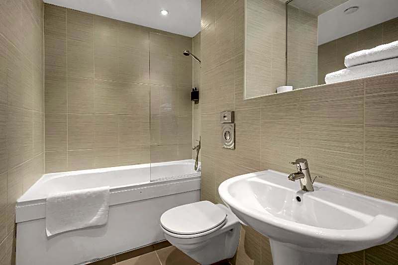 Aparthotel Roomzzz Leeds City West