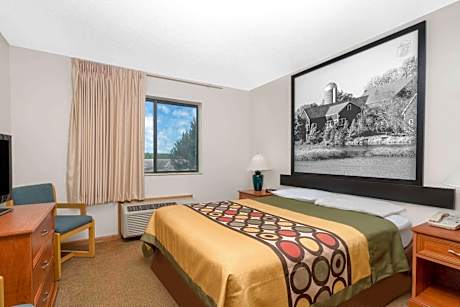 King Room - Second Floor/Non-Smoking