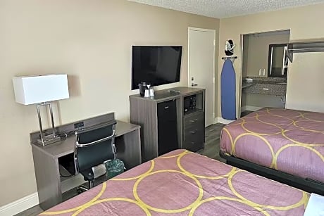 2 Queen Beds Non-Smoking