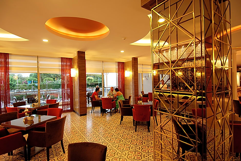Grand Okan Hotel