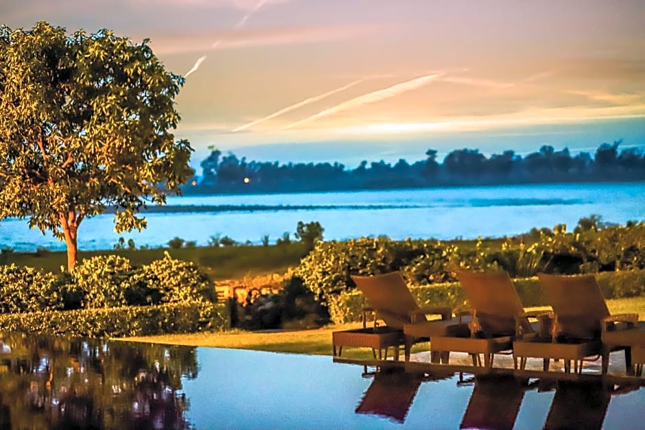 Amatra by the Ganges