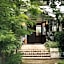 Hakuba Pension & Log Hotel Meteor