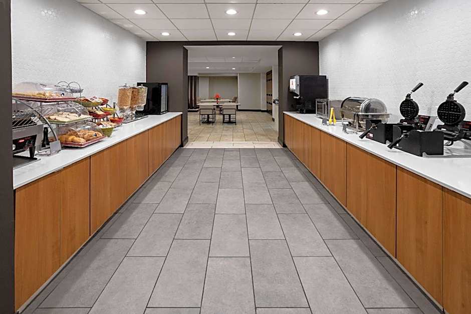 La Quinta Inn & Suites by Wyndham Mooresville