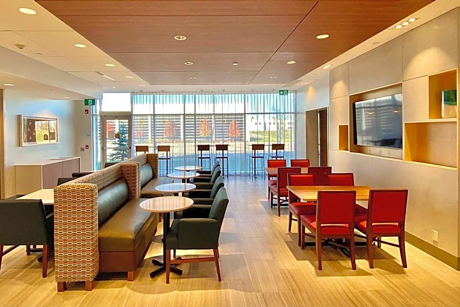 Holiday Inn Express & Suites Aurora By IHG