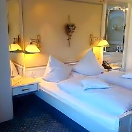 Standard - 1 Bed Queen Non-Smoking