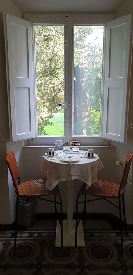 Villa La Dogana B&B di Charme - Historic Villa with a beautiful garden - private parking