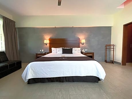 JR SUITE CON 1 CAMA KING