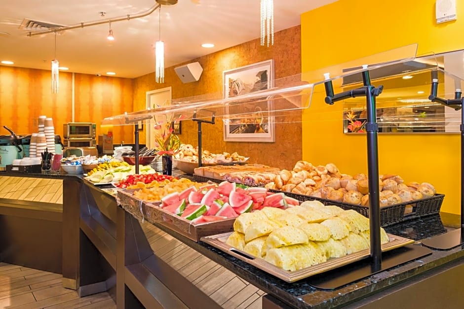 VIVE Hotel Waikiki